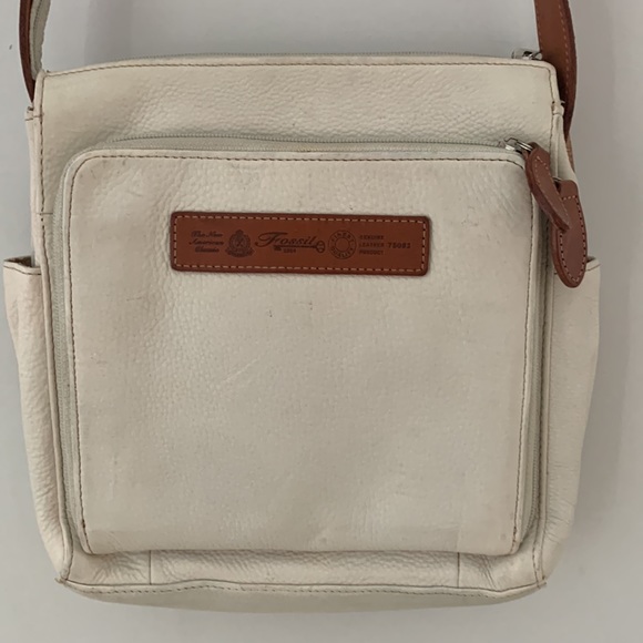 FOSSIL cross body bag w/ buckled strap - Cream, Tan leather lots of pockets. - Picture 2 of 16